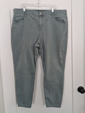 Ava&Viv 22W Sage Green Ankle Pants Stretch Tencel Chino Casual